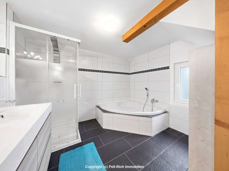 Badezimmer Hinterhaus EG