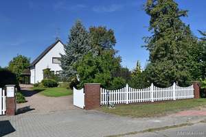 Großes Einfamilienhaus mit Idyllischem Garten in begehrter Wohnlage – Die vollständige Adresse der Immobilie erhältst du vom Anbieter., 14776 Neustadt, Brandenburg an der Havel – Vorschaubild 2