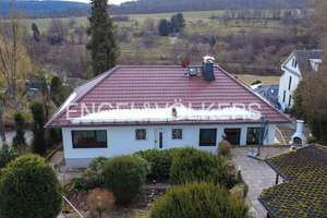 Wohnvielfalt mit Stil - Großzügiges Zweifamilienhaus mit weitläufigem Grundstück – Die vollständige Adresse der Immobilie erhältst du vom Anbieter., 65207 Auringen, Wiesbaden – Vorschaubild 1