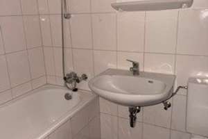 Ihre neue Wohnung: praktisches 1-Zi.-Senioren-Appartment (WBS) – Bielefelder Str. 122, 44625 Holsterhausen, Herne – Vorschaubild 3