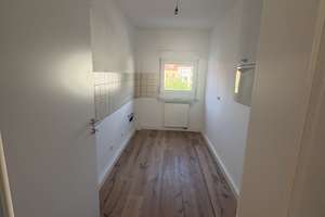 Helle 3-Zimmerwohnung mit separater Küche in ruhiger Lage in Nürnberg-St. Leonhard – Lilienstraße 11, 90439 St. Leonhard, Nürnberg – Vorschaubild 2