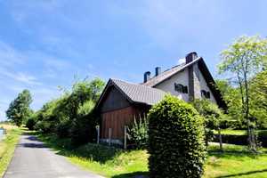 Sehr gepflegtes, wertiges Landhaus mit viel Charme u. Ausbaupotential auf großem
Gartengrundstück – Rhein-Sieg-Kreis – Vorschaubild 3