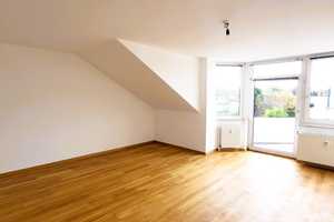 Lichtdurchflutete Dachgeschosswohnung bereit zum Einzug mit Balkon in Köln Junkersdorf – Köln – Vorschaubild 1