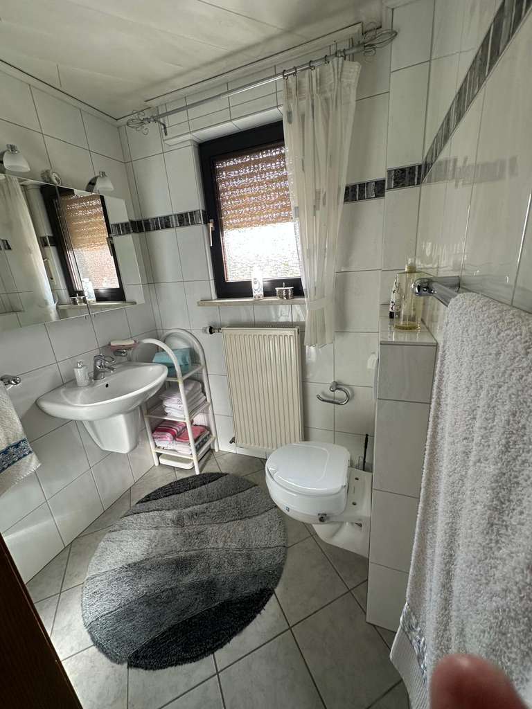 Immobilie in Linz am Rhein - Großzügiges Einfamilienhaus mit 10 Zimmern in Vettelschoß - Bild 2