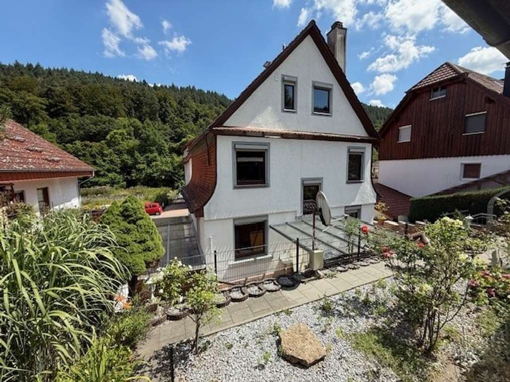 Immobilie in Unterreichenbach - Wohnen unter einem Dach - Perfekt für Familien  - Bild 3