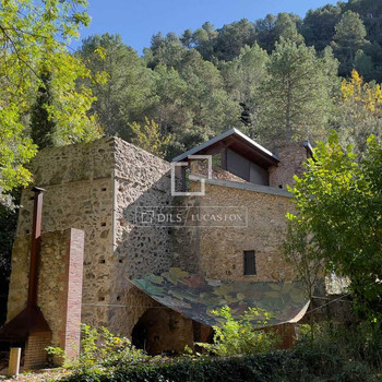 Rustikales Haus am Flussufer zum Verkauf in Alt Empordà, Girona