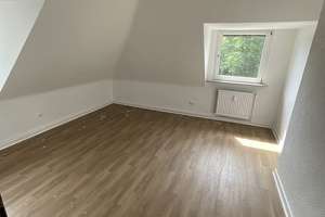 Schöne 2,5-Zimmer-Dachgeschosswohnung wartet auf neuen Mieter! – Johanniterstr. 44, 47053 Dellviertel, Duisburg – Vorschaubild 4