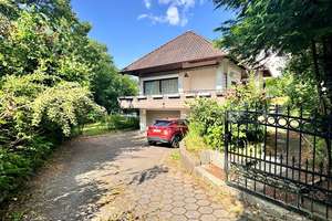 Charmanter Bungalow als 1–2 Familienhaus + UG. Toplage am Bachlauf & im Zentrum von Bad Oeynhausen! – Die vollständige Adresse der Immobilie erhältst du vom Anbieter., 32545 Bad Oeynhausen – Vorschaubild 2