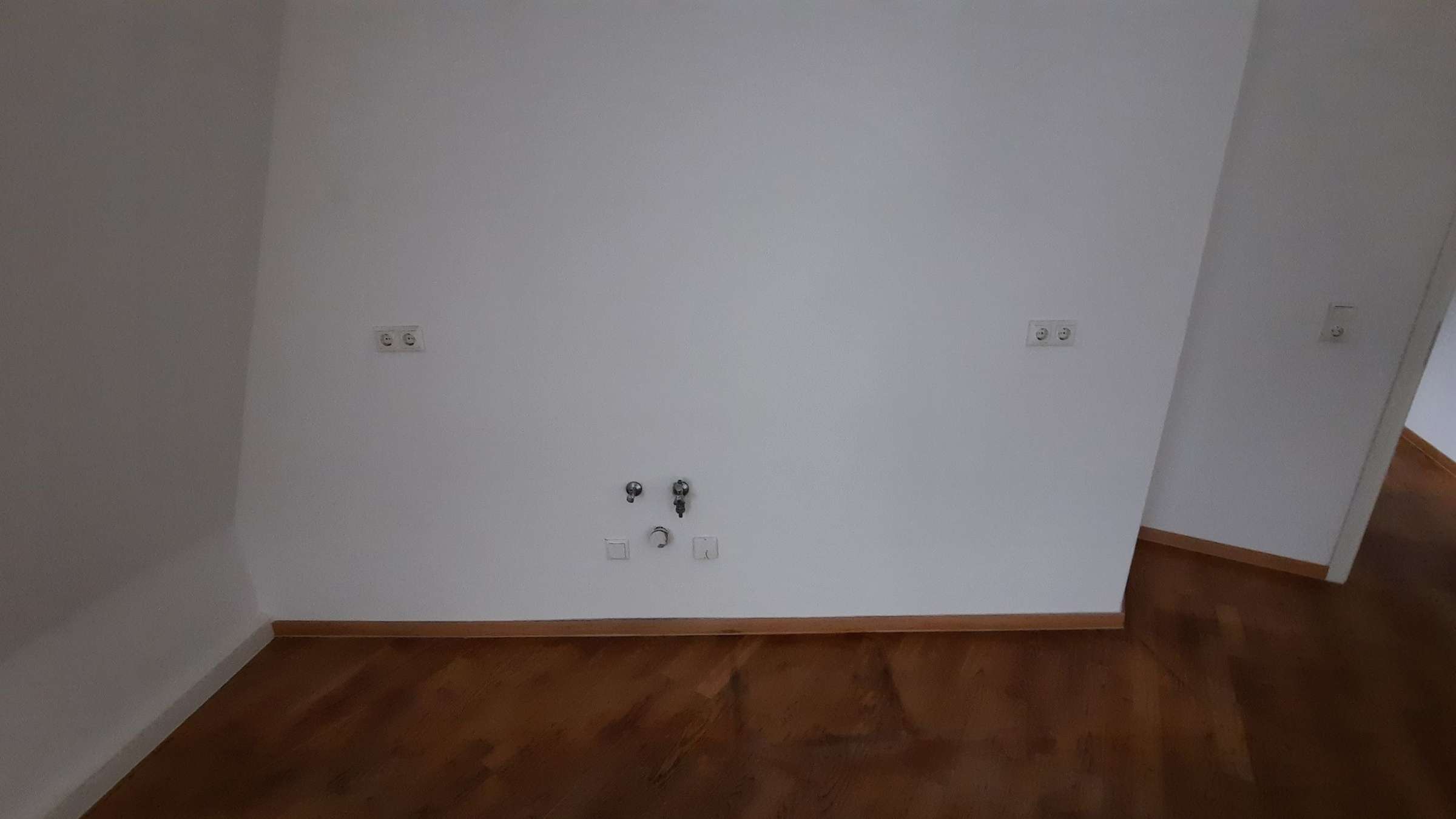 Große und moderne 2-Zimmer-DG-Wohnung mit Balkon in Erfurt