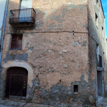 Großes Steinhaus in La Torre de Fontaubella (Priorat)
