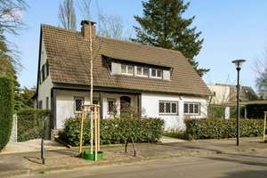 Offene Wohnbereiche und Rückzugsorte perfekt kombiniert – Die vollständige Adresse der Immobilie erhältst du vom Anbieter., 53179 Rüngsdorf, Bonn – Vorschaubild 24