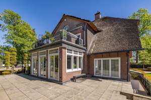 Reetgedeckte Fabrikantenvilla am Krefelder Stadtwald – ein Anwesen von absoluter Seltenheit! – Die vollständige Adresse der Immobilie erhältst du vom Anbieter., 47800 Bockum, Krefeld – Vorschaubild 47