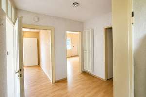 Doppelhaushälfte mit zwei Wohneinheiten und großem Grundstück in Dreieich-Sprendlingen – Die vollständige Adresse der Immobilie erhältst du vom Anbieter., 63303 Dreieich – Vorschaubild 4