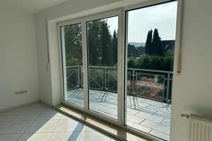 Exklusive 3-Zimmer-Eigentumswohnung mit großzügiger Loggia und Blick auf den Schwerter Wald – Die vollständige Adresse der Immobilie erhältst du vom Anbieter., 44269 Berghofen, Dortmund – Vorschaubild 2