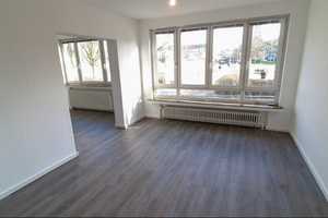 -ANFRAGESTOPP - 4 Zimmer Wohnung mit Durchgangszimmer direkt am Holzhafen mit Balkon und Einbauküche – Am Holzhafen 3, 27570 Bremerhaven – Vorschaubild 1