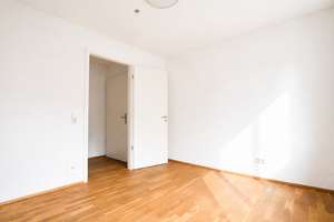 Wunderschöne 4-Zimmer-Wohnung mit Küche und TG-Stellplatz im Dichterviertel! – Kleiststraße 41, 89077 Weststadt, Ulm – Vorschaubild 11