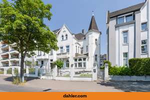 Historisches Stadthaus mit Rheinblick - Wohnen mit Stil in Oberkassel
