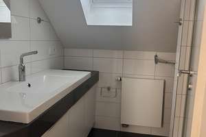 Helle möblierte Dachgeschosswohnung - Erstbezug mit Balkon und unverbautem Blick ins Grüne – 52134 Herzogenrath – Vorschaubild 5