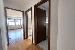 Ruhig und doch zentral: Helle 
Wohnung mit Garagenstellplatz – 70329 Hedelfingen (Ortsteil), Stuttgart – Vorschaubild 5