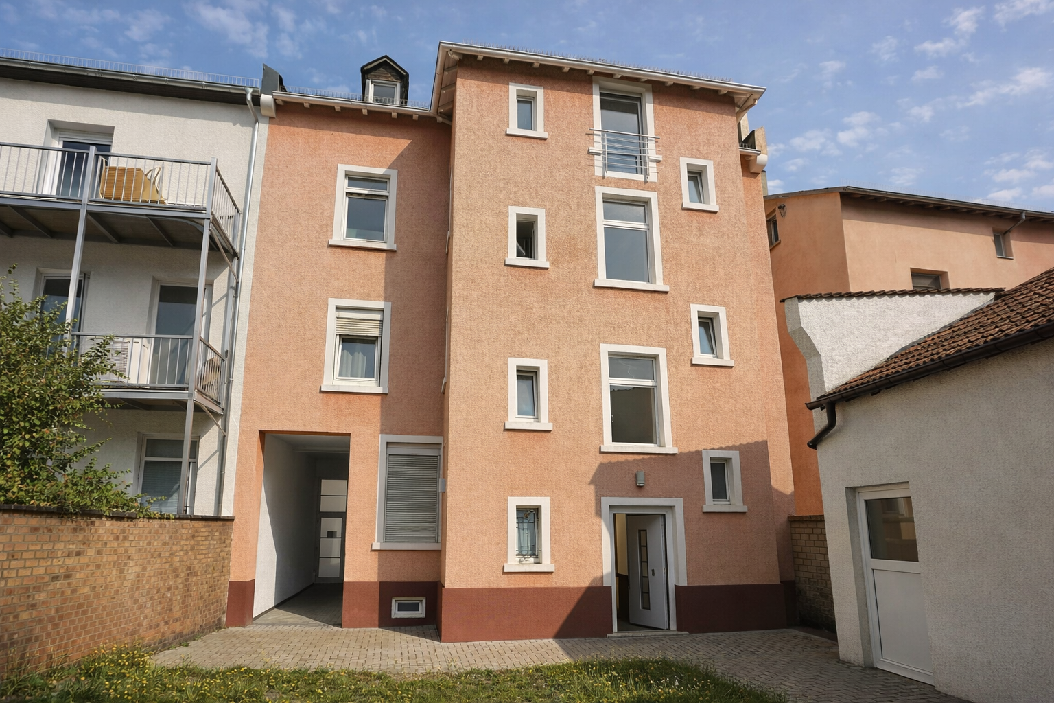 Leerstehendes Altbau-MFH mit Aufteiler-Potenzial | ca. 355 m² Wfl. | Frankfurt-Rödelheim, Frankfurt am Main – Bild 1