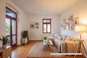 Sofort frei: 2-Raum-Wohnung mit großem Balkon ins Grüne, Parkett und Keller in Dresden-Laubegast
