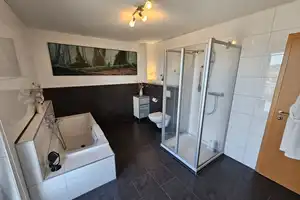Einfamilienhaus mit gehobener Innenausstattung + mögl. Einliegerwohnung o. Büro / Praxis in Holle – Hildesheim (Kreis) – Vorschaubild 16