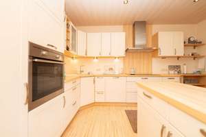 Doppelhaushälfte mit separatem Wohnhaus, Garage, Garten und vielen Extras – Die vollständige Adresse der Immobilie erhältst du vom Anbieter., 28259 Kirchhuchting, Bremen – Vorschaubild 5