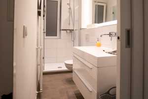 Exklusives 1 Zimmer-Appartement, teilmöbliert mit EBK 2. OG – Börnestr. 9, 40211 Düsseldorf – Vorschaubild 4