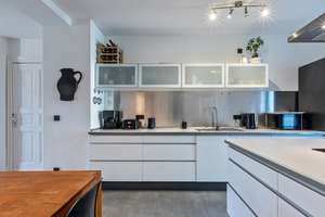 Modernisierte 4-Zimmer-Altbau-Wohnung im Graefekiez mit zwei Bädern, Aufzug und Balkon – Graefestraße 80, 10967 Kreuzberg, Berlin – Vorschaubild 5