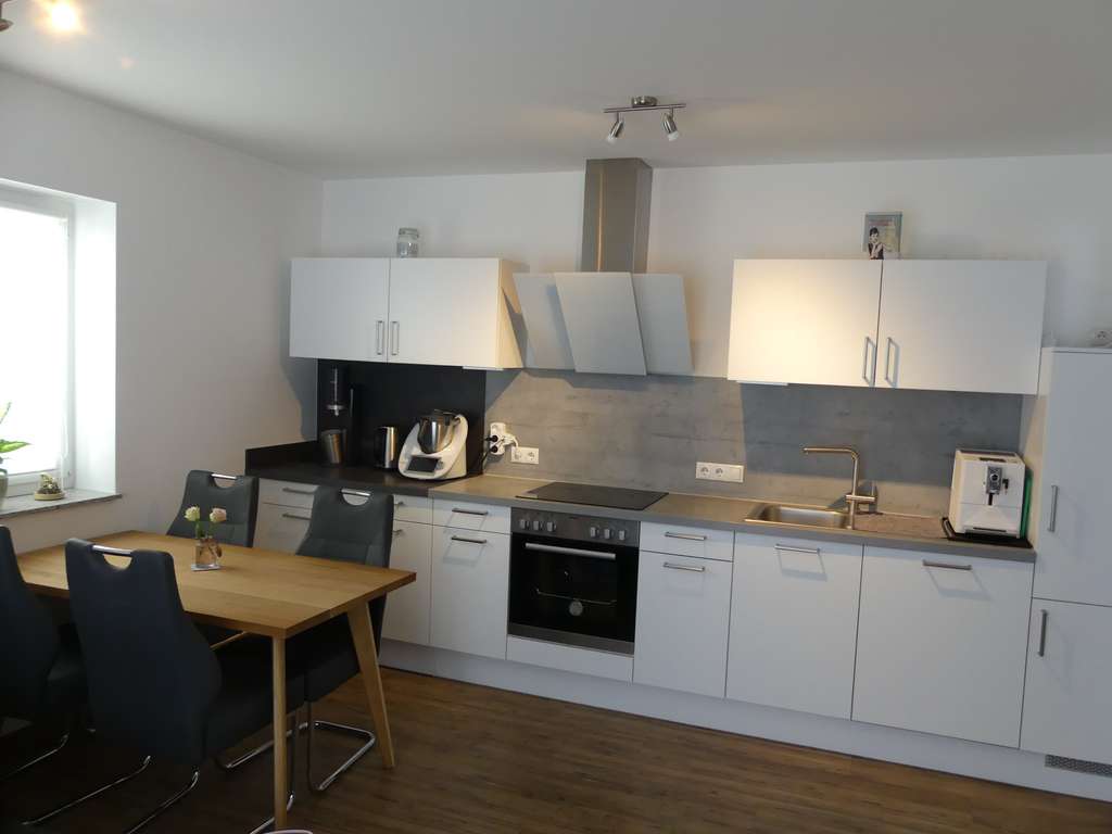 Immobilie in Löwenstein - Moderne Erdgeschosswohnung mit Balkon & Aufzug, in Hößlinsülz nahe Breitenauer See - Bild 2