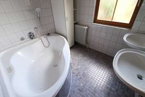 Freistehendes Einfamilienhaus mit wunderschönem Garten, Wintergarten und Doppelgarage! – Die vollständige Adresse der Immobilie erhältst du vom Anbieter., 72531 Hohenstein – Vorschaubild 3