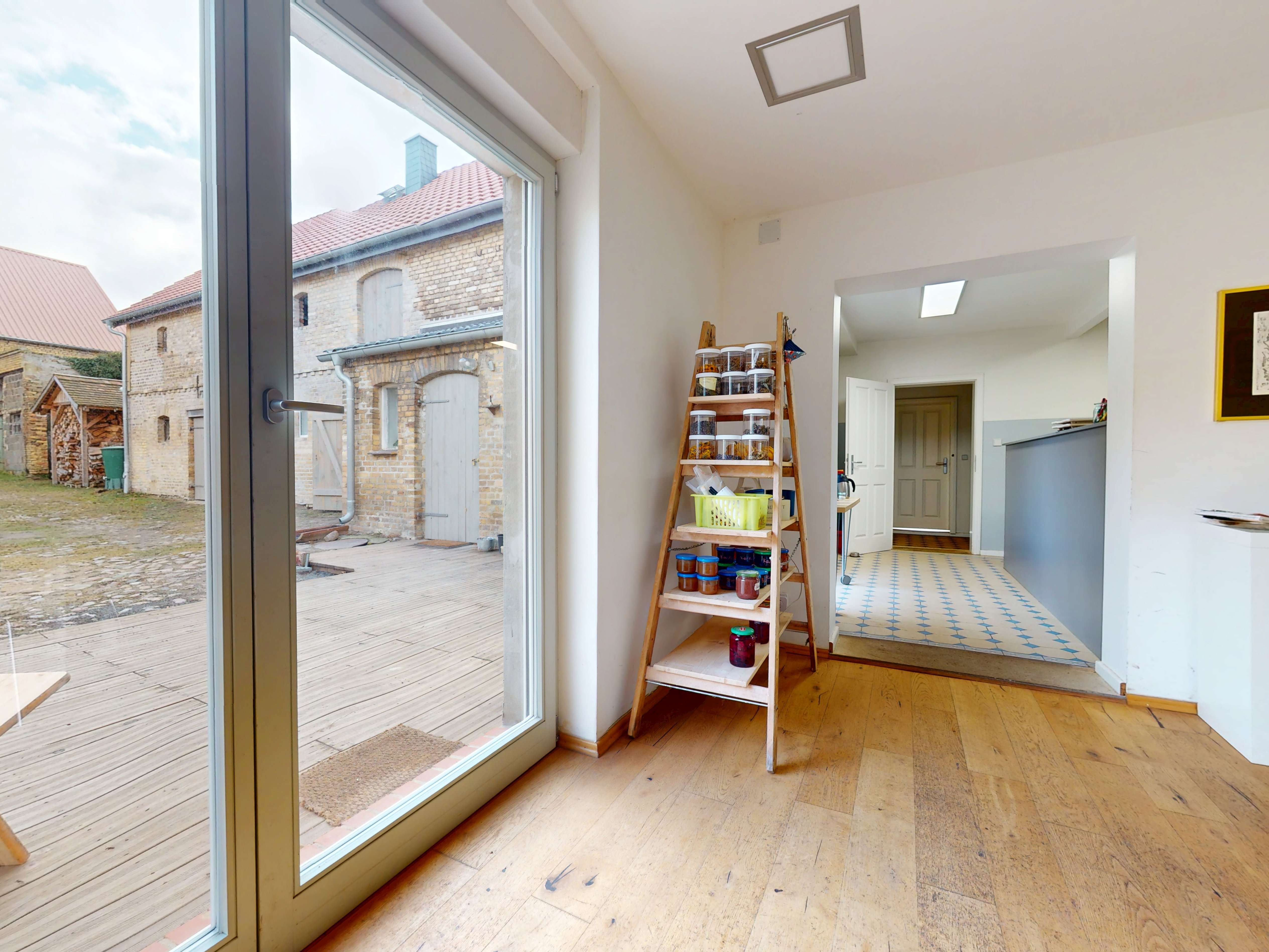 Immobilie in Niedergörsdorf - Vierseithof: Vielfältig nutzbar mit Scheune, Garage, Remise, Werkstatt, Stall und Garten - Bild 2