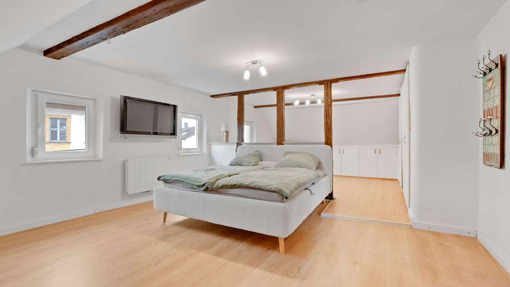 Immobilie in Baunach - Kernsanierter Altbau! Historisches Einfamilienhaus in zentraler Lage mit Scheune - Bild 3