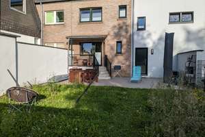 Reihenmittelhaus mit 3 Zimmern, Garten und Carport auf der Hörn