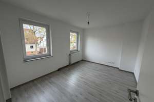 Bezugsfreie Doppelhaushälfte mit großem Garten, Wintergarten & Sauna – Pyrmonter Straße 36, 30459 Oberricklingen, Hannover – Vorschaubild 5