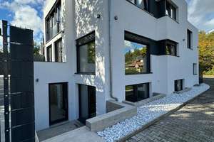Modernes, großzügiges Einfamilienhaus mit Einliegerwohnung und Garage am Waldrand – Die vollständige Adresse der Immobilie erhältst du vom Anbieter., 64289 Kranichstein, Darmstadt – Vorschaubild 24