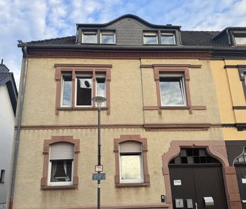 Gut gelegenes 3 Familienhaus in Offenbach Bieber