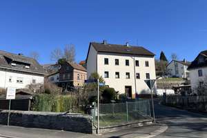 Gepflegte Doppelhaushälfte mit zwei Wohnungen und schönem Gartengrundstück in Weilburg - Ahausen – Die vollständige Adresse der Immobilie erhältst du vom Anbieter., 35781 Weilburg – Vorschaubild 4