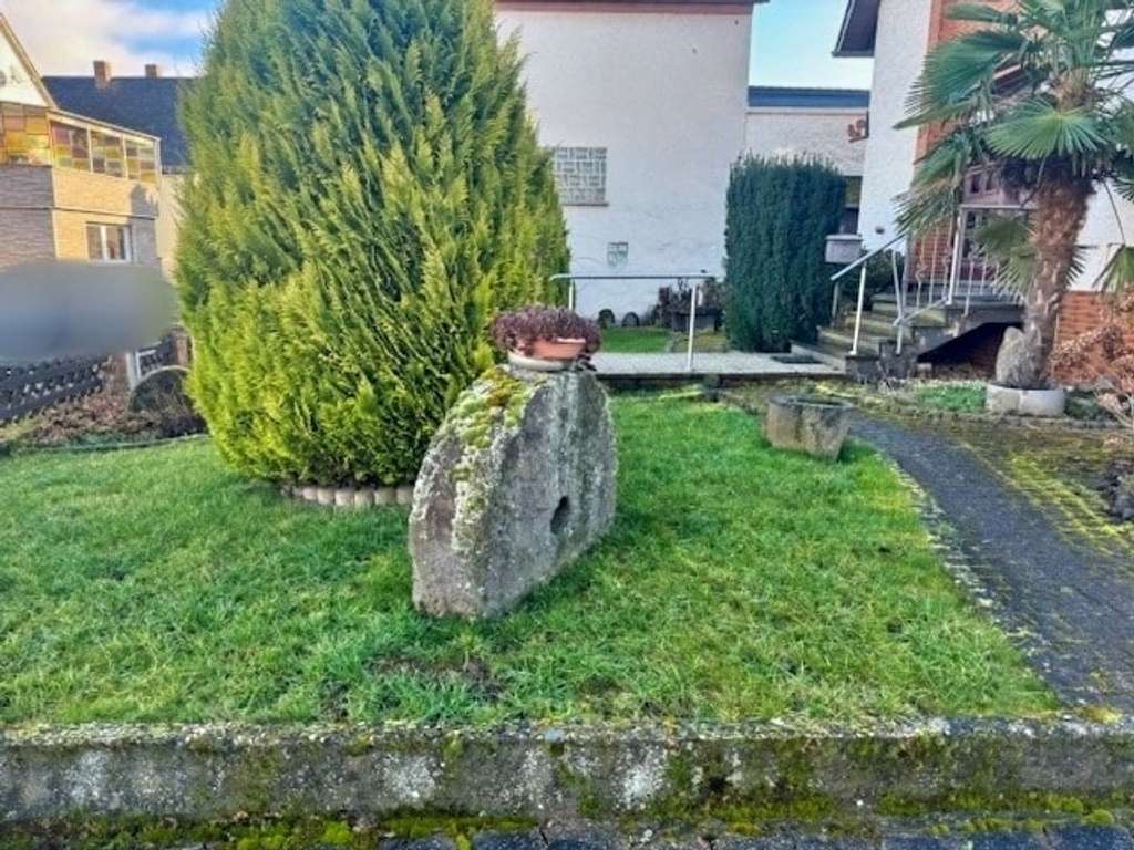 Immobilie in Polch - Freistehendes Einfamilienhaus mit viel Platz, Garten und 2 Garagen - Bild 2