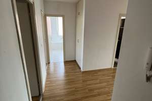 Helle 3 Zimmer Wohnung mit Balkon & EBK in München Moosach zu vermieten  – Die vollständige Adresse der Immobilie erhältst du vom Anbieter., 80993 Alt-Moosach, München – Vorschaubild 3