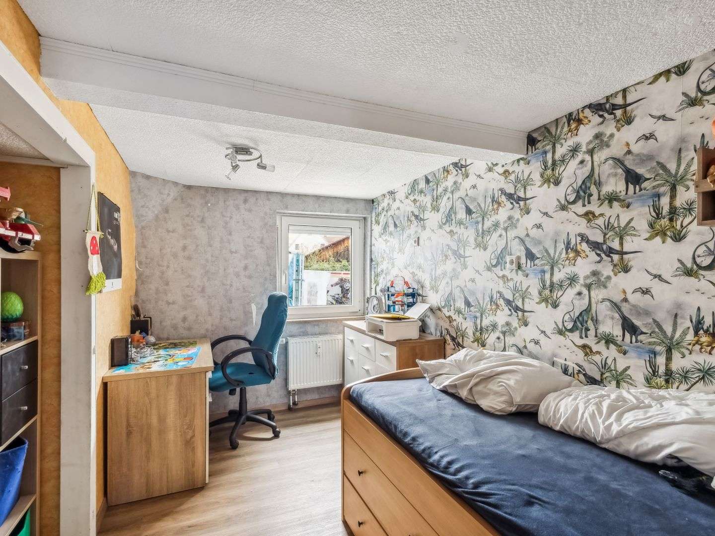 Immobilie in Weinstadt - Sehr viel Platz zum Gestalten: Zweifamilienhaus in Weinstadt - Bild 2