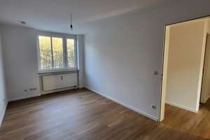 „Frisch renoviertes Juwel in Freimann: 3 Zimmer, Südbalkon & Gäste-WC direkt an der Heide“ – Karl-Richter-Straße 9, 80939 Freimann, München – Vorschaubild 10