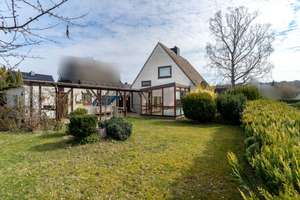 Charmantes Einfamilienhaus mit großem Garten in Lübeck Schlutup – Die vollständige Adresse der Immobilie erhältst du vom Anbieter., 23568 Schlutup, Lübeck – Vorschaubild 24