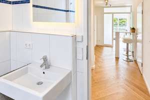Stilvoll möblierte 2,5 Zimmer-Wohnung am Bopser mit Sonnenterrasse und Blick auf den Weißenburgpark – Die vollständige Adresse der Immobilie erhältst du vom Anbieter., 70184 Bopser, Stuttgart – Vorschaubild 6