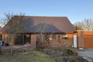 Wohntraum mit Wintergarten und Terrasse – Die vollständige Adresse der Immobilie erhältst du vom Anbieter., 26316 Varel – Vorschaubild 2
