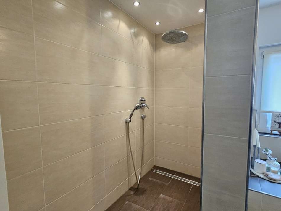 Dusche OG