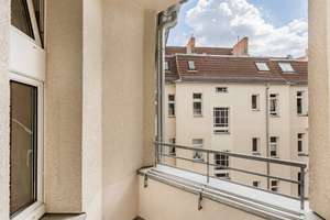 Liebevoll renovierte 3-Zimmer-Altbauwohnung mit Balkon in Berlin-Wilmersdorf – Berliner Straße 19, 10715 Wilmersdorf, Berlin – Vorschaubild 4