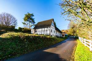 Gräfrath.Historisches Wohnhaus mit genehmigter Erweiterungsoption–Gestalten Sie Ihr eigenes Kapitel. – Die vollständige Adresse der Immobilie erhältst du vom Anbieter., 42653 Gräfrath, Solingen – Vorschaubild 2