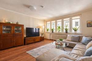 4-Zimmer-Wohnung mit Balkon & Stellplatz – zentrale Lage in Düsseldorf-Bilk