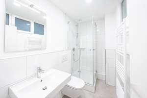 ERSTBEZUG - Zentrale 3-Zimmerwohnung inkl. Dachterrasse und Küche nach KfW-40 Standard. – Die vollständige Adresse der Immobilie erhältst du vom Anbieter., 74072 Heilbronn, Heilbronn – Vorschaubild 3